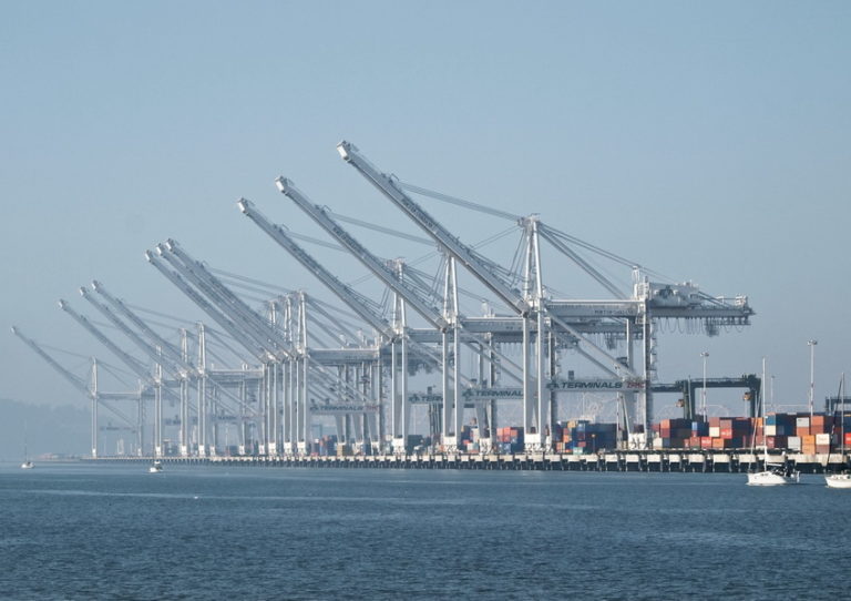 Port of Oakland Dredging in Full Swing - globaldredge